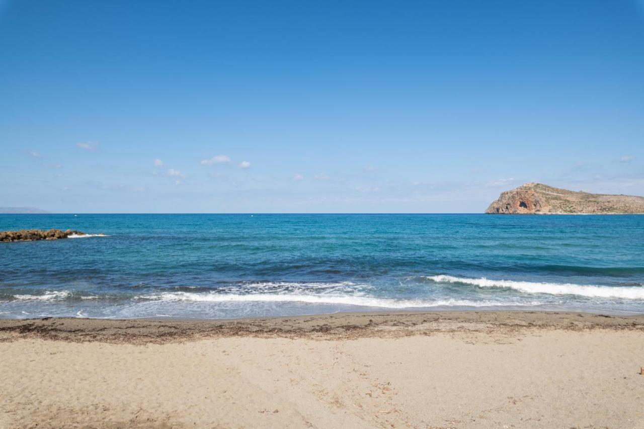 Hotel Haris On The Beach Agia Marina  ภายนอก รูปภาพ