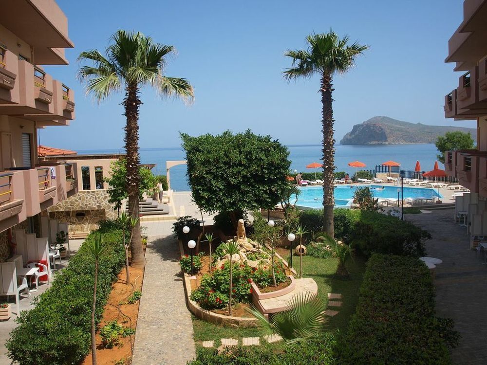 Hotel Haris On The Beach Agia Marina  ภายนอก รูปภาพ