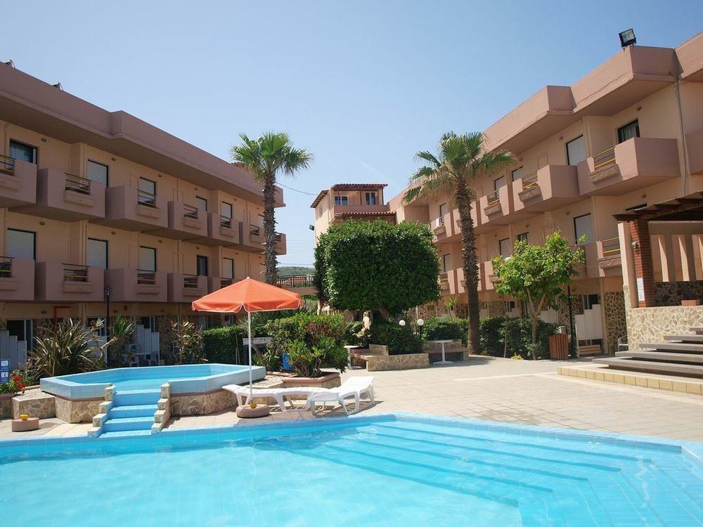 Hotel Haris On The Beach Agia Marina  ภายนอก รูปภาพ